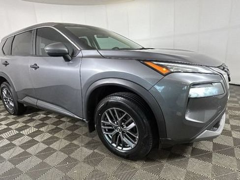 Used 2022 Nissan Rogue S AWD/4WD image 2