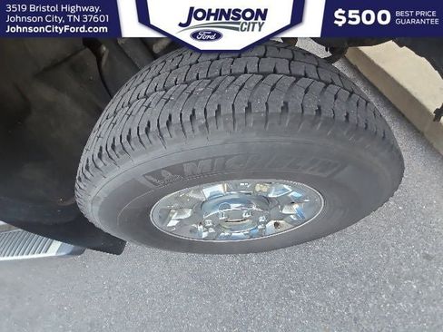 Used 2015 Ford F250 XLT w/ XLT Premium Package AWD/4WD image 25