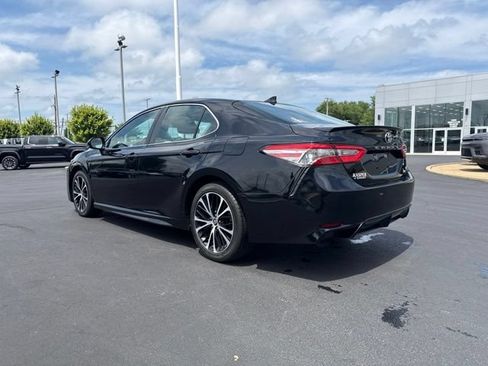 Used 2019 Toyota Camry SE FWD image 5