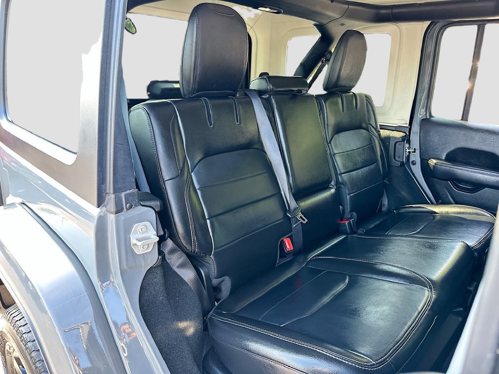 Used 2023 Jeep Wrangler Unlimited Sahara AWD/4WD image 25