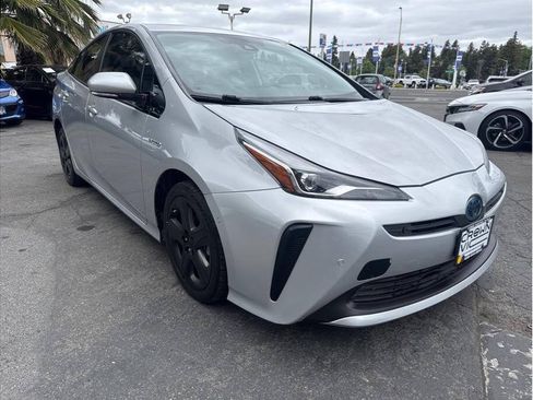 Used 2019 Toyota Prius XLE w/ Carpet Mat Package FWD image 11