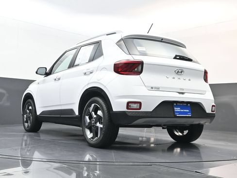Certified 2026 Hyundai Venue SEL FWD image 27