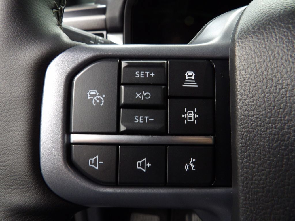 Used 2025 Ford F150 Lariat AWD/4WD image 57