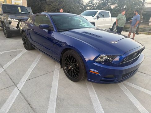 Used 2013 Ford Mustang GT Premium w/ Brembo Brake Pkg RWD image 3