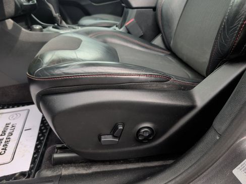 Used 2017 Jeep Cherokee Trailhawk w/ Comfort/Convenience Group image 9