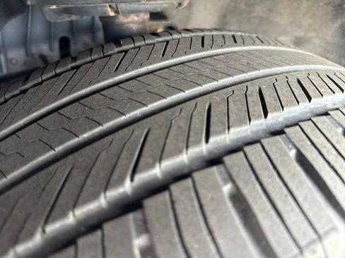 Used 2022 Ford Explorer XLT w/ Equipment Group 202A image 32