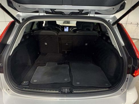 Used 2023 Volvo V60 B5 Cross Country Plus w/ Climate Package image 17