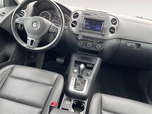 Used 2016 Volkswagen Tiguan SE image 10