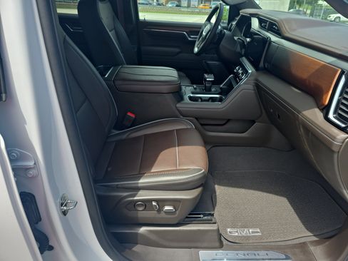 Used 2023 GMC Sierra 1500 Denali AWD/4WD image 10