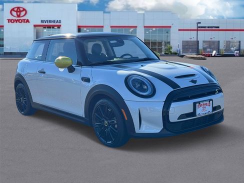 Used 2024 MINI Cooper SE image 2
