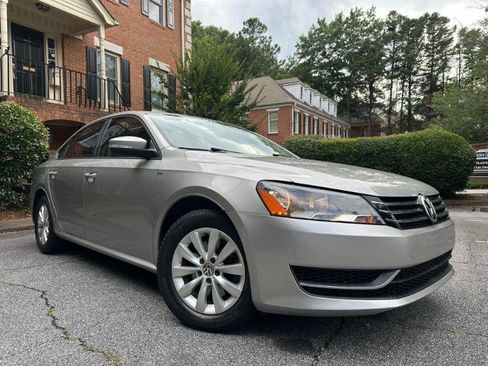 Used 2014 Volkswagen Passat 1.8T Wolfsburg Edition FWD image 5