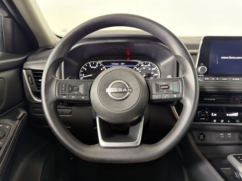 Used 2024 Nissan Rogue SV AWD/4WD image 9
