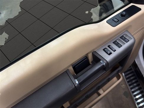 Used 2016 Ford F350 Lariat w/ Chrome Package image 12