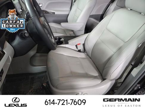 Used 2018 Toyota Sienna XLE w/ XLE Navigation Package image 20