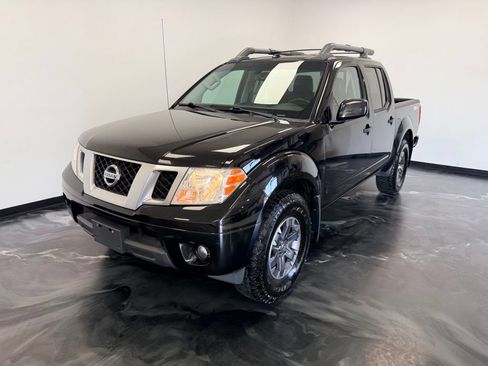Used 2018 Nissan Frontier PRO-4X AWD/4WD image 3