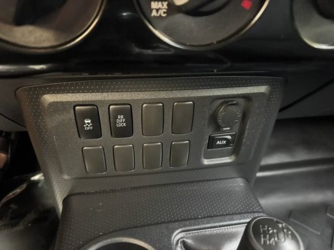 Used 2010 Toyota FJ Cruiser 4WD image 35
