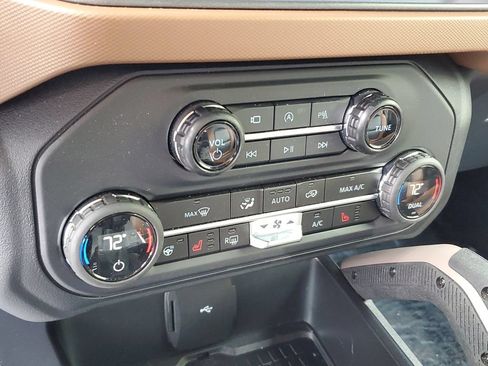Used 2024 Ford Bronco Outer Banks AWD/4WD image 22