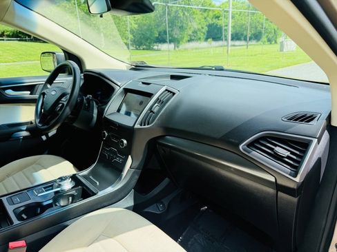 Used 2020 Ford Edge SE AWD/4WD image 16