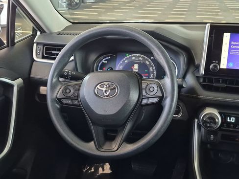 Used 2025 Toyota RAV4 XLE AWD/4WD image 11