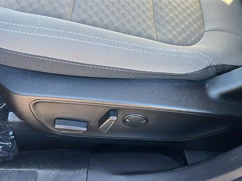 Used 2022 Ford Escape SE w/ SE Sport Appearance Package image 13