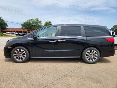 Used 2021 Honda Odyssey EX-L image 2