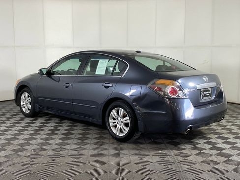 Used 2010 Nissan Altima 2.5 SL w/ SL Pkg image 3