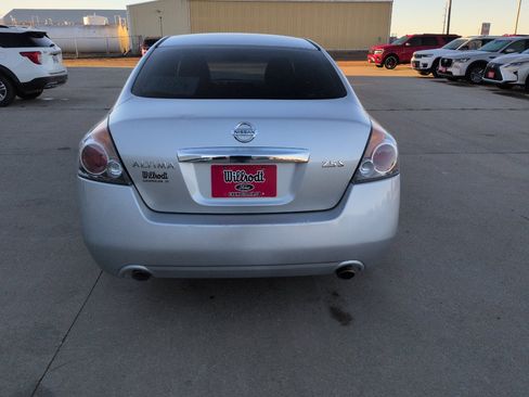 Used 2010 Nissan Altima 2.5 S FWD image 7