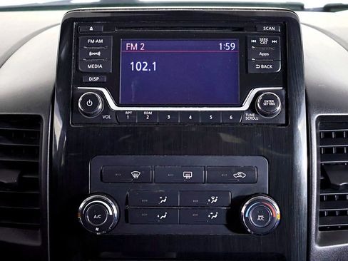 Used 2015 Nissan Titan SV image 42