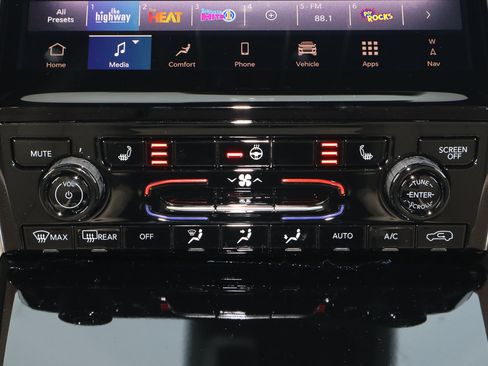 New 2025 Jeep Grand Cherokee L Limited w/ Black Appearance Package image 22