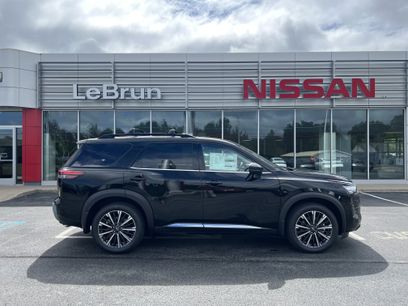 New 2026 Nissan Pathfinder Platinum w/ Accent Package