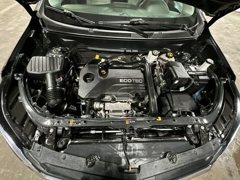 Used 2021 Chevrolet Equinox LT FWD image 21