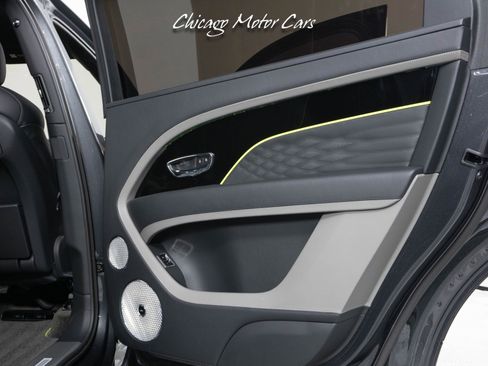 Used 2023 Bentley Bentayga Extended Wheelbase image 44