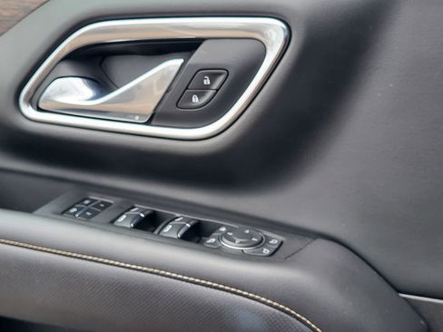 Used 2021 Chevrolet Tahoe Premier AWD/4WD image 13