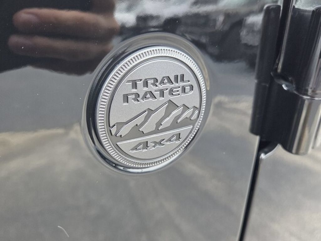 Used 2026 Jeep Wrangler Sport AWD/4WD image 16