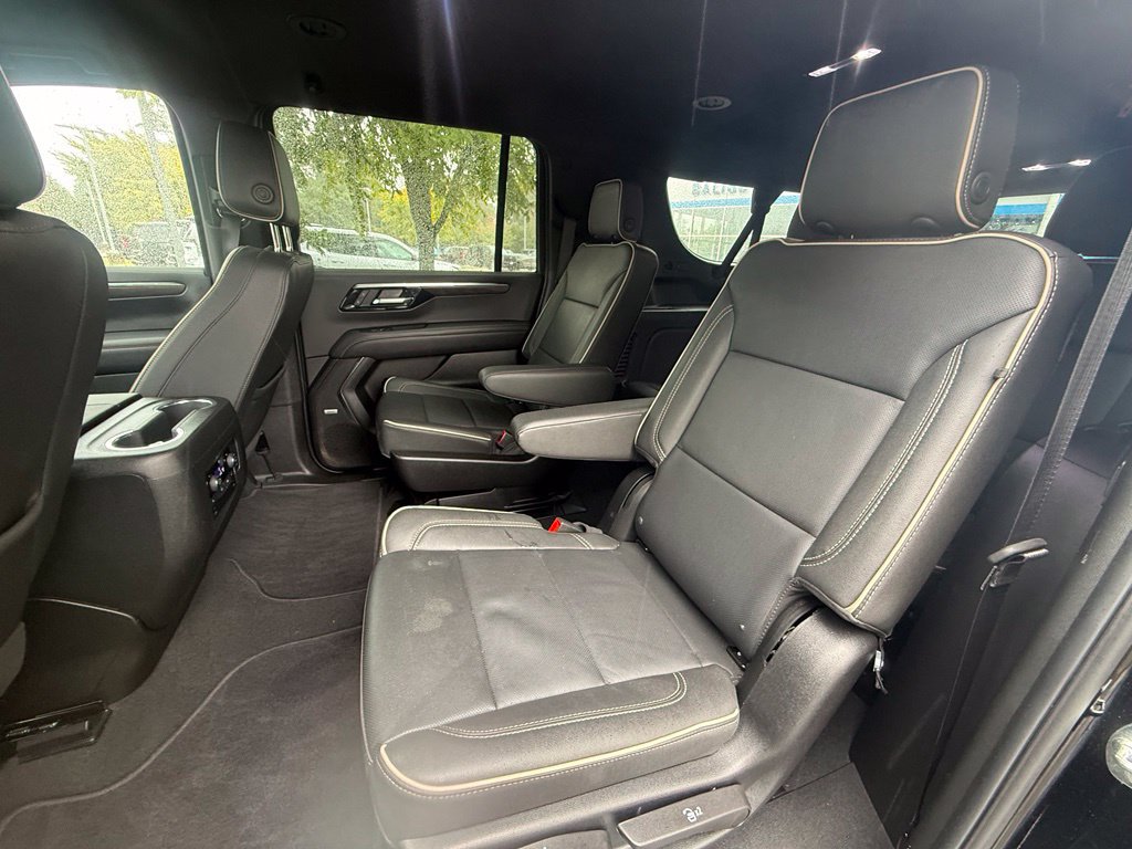 Used 2026 Chevrolet Suburban Premier AWD/4WD image 28