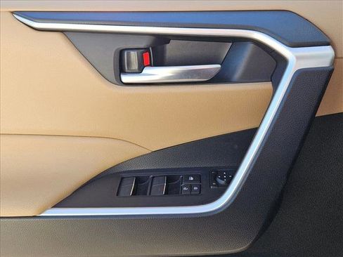 Used 2024 Toyota RAV4 XLE image 6