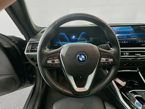 Used 2024 BMW i4 xDrive40i image 15