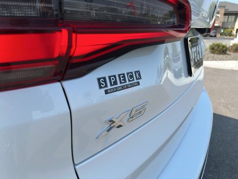 Used 2019 BMW X5 xDrive50i w/ M Sport Package AWD/4WD image 10