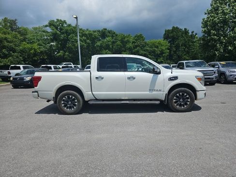Used 2017 Nissan Titan Platinum Reserve w/ Off-Road Package AWD/4WD image 8