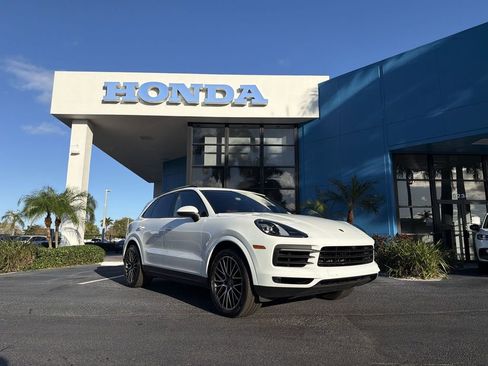 Used 2022 Porsche Cayenne image 1