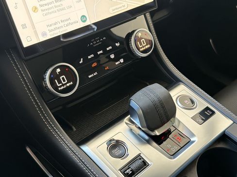 Used 2026 Jaguar F-PACE R-Dynamic S AWD/4WD image 18