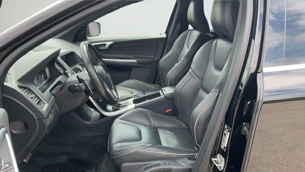 Used 2016 Volvo XC60 T6 R-Design Platinum AWD/4WD image 17