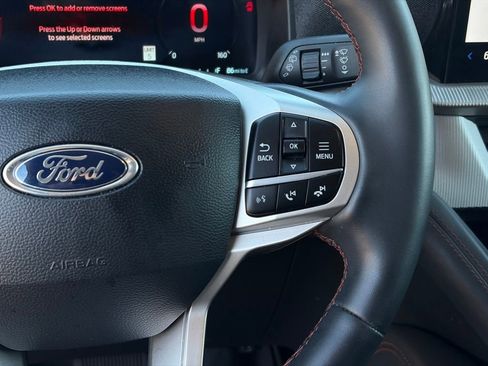 Used 2025 Ford Explorer Active image 17