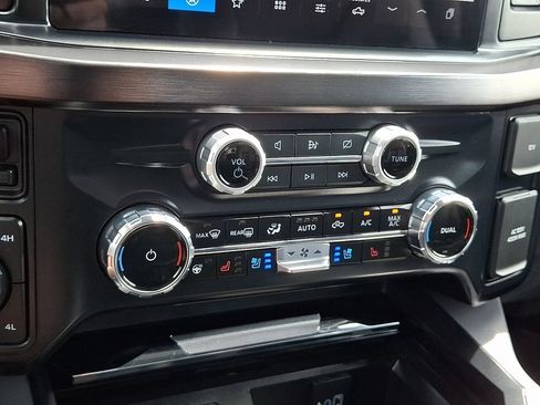 Certified 2024 Ford F250 Lariat w/ Chrome Package AWD/4WD image 15