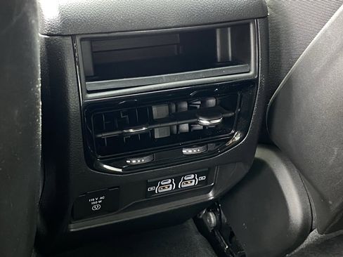 Used 2023 Jeep Grand Cherokee Altitude image 28