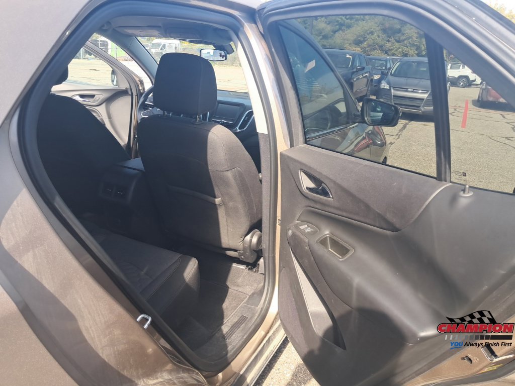 Used 2018 Chevrolet Equinox LT FWD image 22