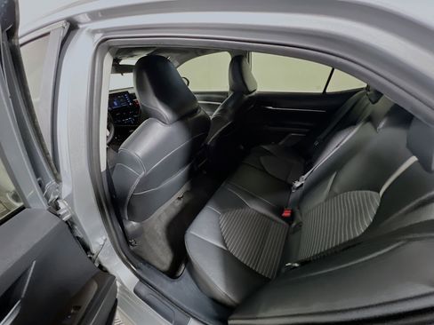 Used 2022 Toyota Camry SE image 29