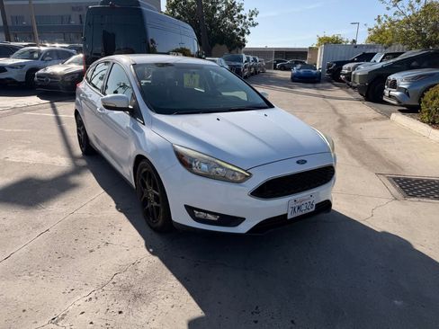 Used 2016 Ford Focus SE w/ Equipment Group 201A FWD image 7