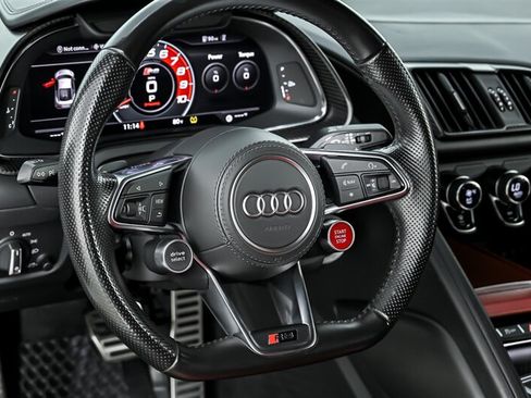 Used 2017 Audi R8 V10 w/ Carbon Exterior Package AWD/4WD image 27