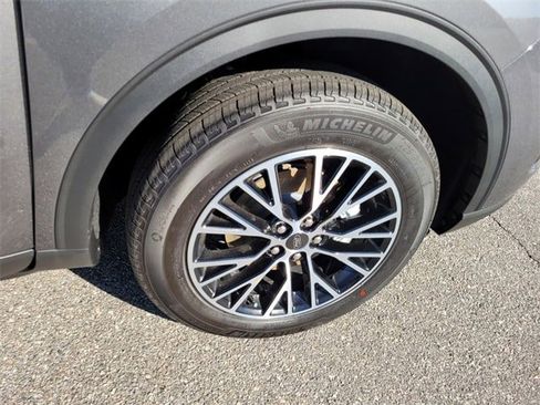 New 2025 Ford Escape SE image 38